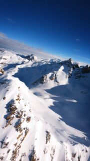 Dancing with the giants 🏔

#fpv #gopro #naturelovers